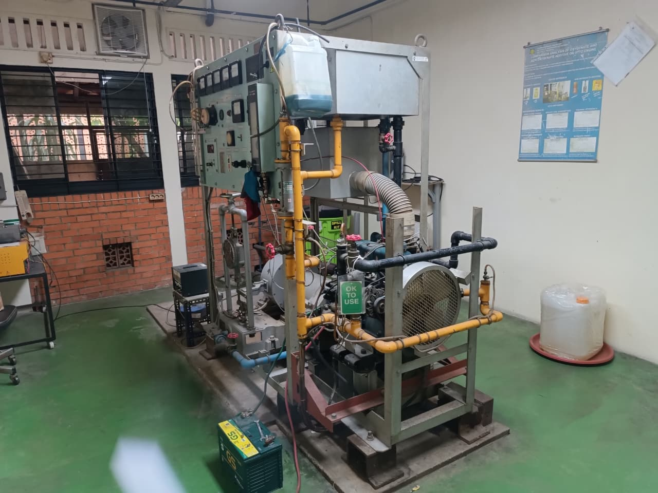 Dummy foto ruang praktikum permesinan